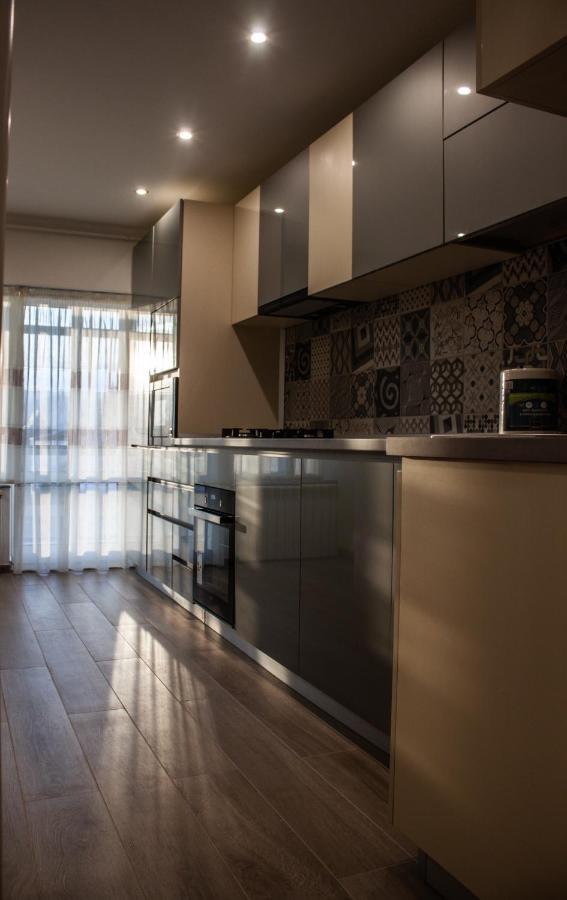 Eurocomfort Apartments Пьятра-Нямц Экстерьер фото
